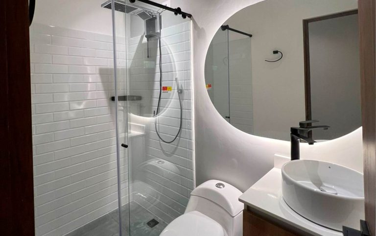 baño construido en medellin apto belen arquitectos