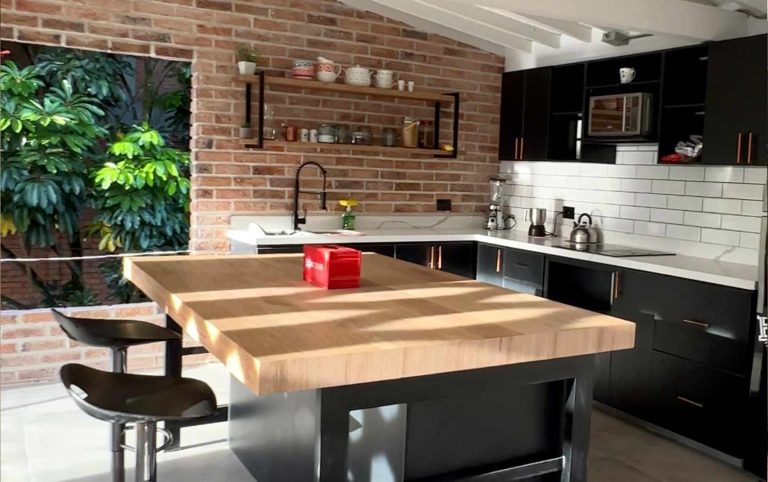 diseño de cocina moderna construida en medellin